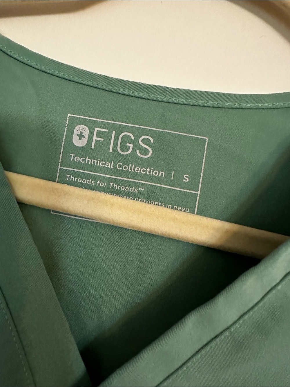 FIGS women’sScrub Top in Teal